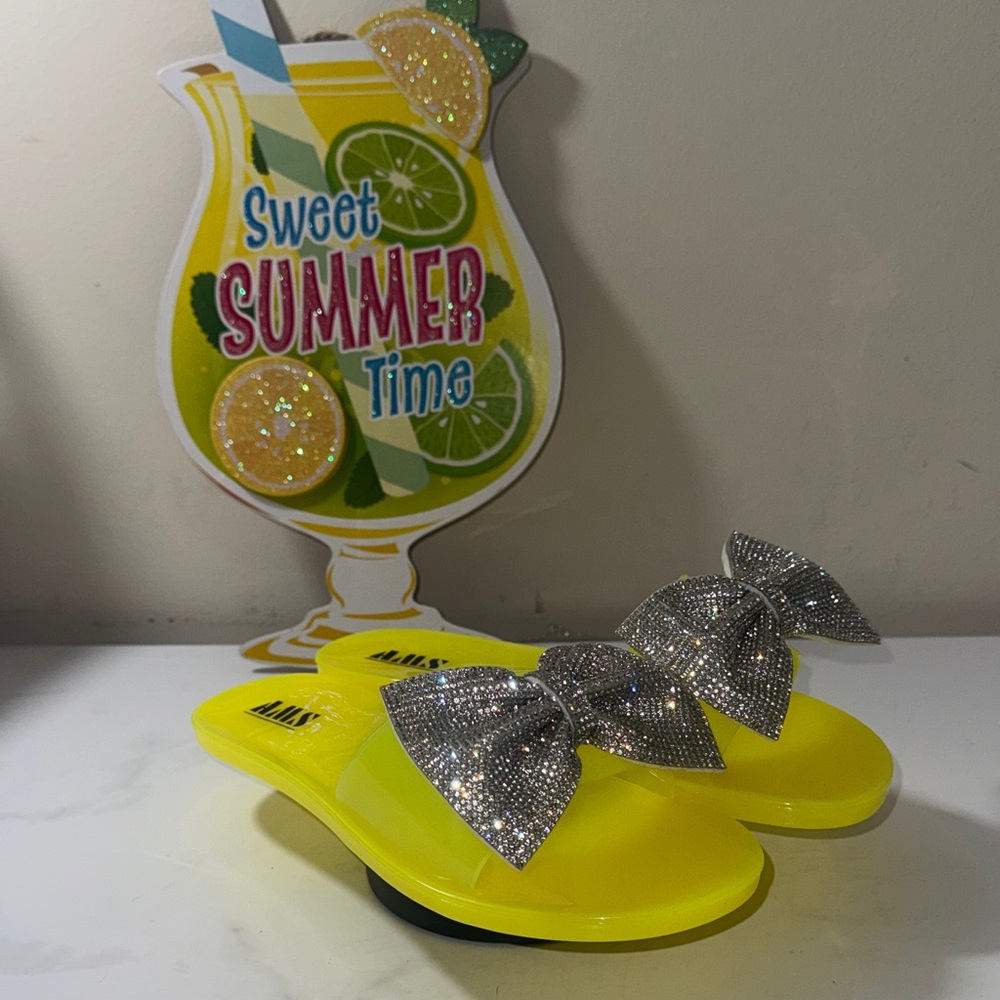 New AMS Travel-1 Neon Yellow Jelly Sandals with Silver Crystal Bow Accent Size 8